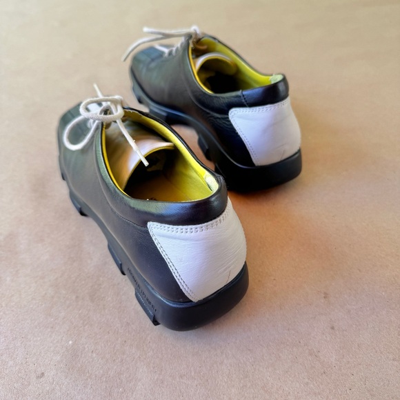 Donald Pliner Black & Cream Lug Sole Loafer size 7 - Picture 7 of 9